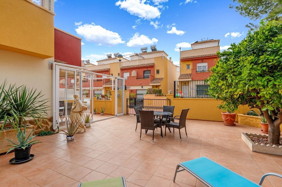 3 sypialnia Dom szeregowy na sprzedaż w Orihuela Costa z basenem - 345 000 € (Ref: 10028628)