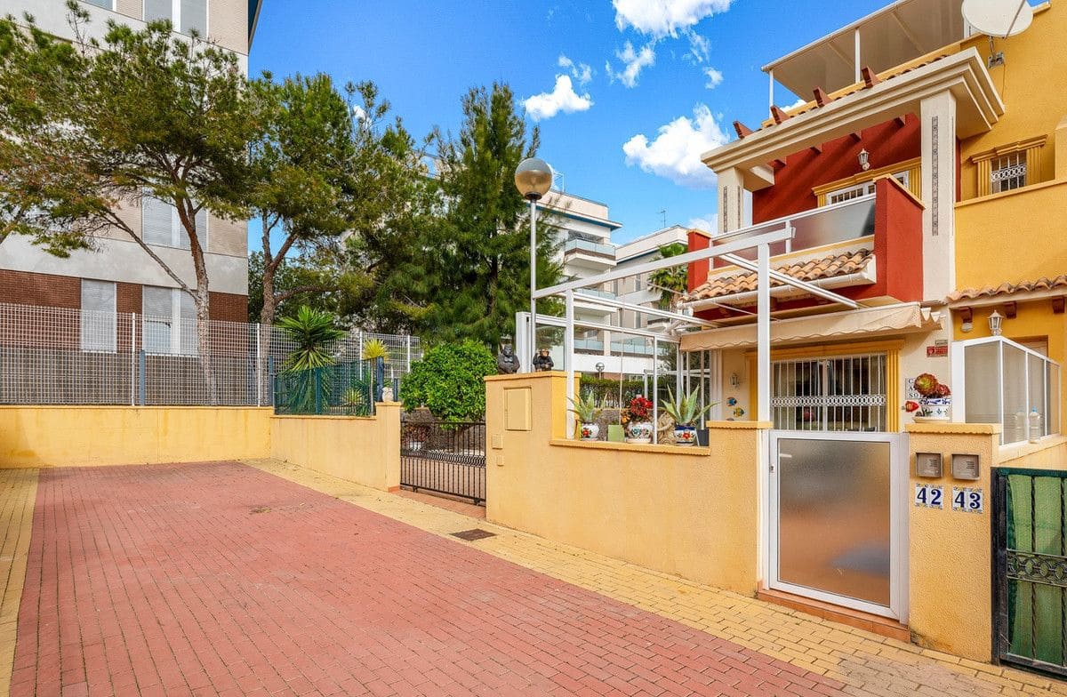 3 sypialnia Dom szeregowy na sprzedaż w Orihuela Costa z basenem - 345 000 € (Ref: 10028628)