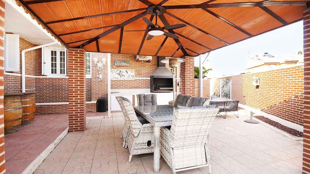 4 bedroom Villa for sale in Santiago de la Ribera with pool - € 999,900 (Ref: 10028632)