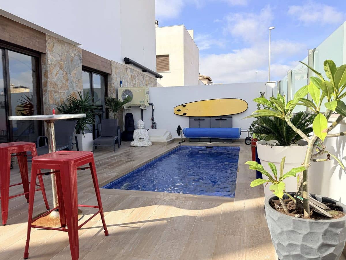 3 Zimmer Villa zu verkaufen in Orihuela Costa mit Pool - 349.000 € (Ref: 10028638)