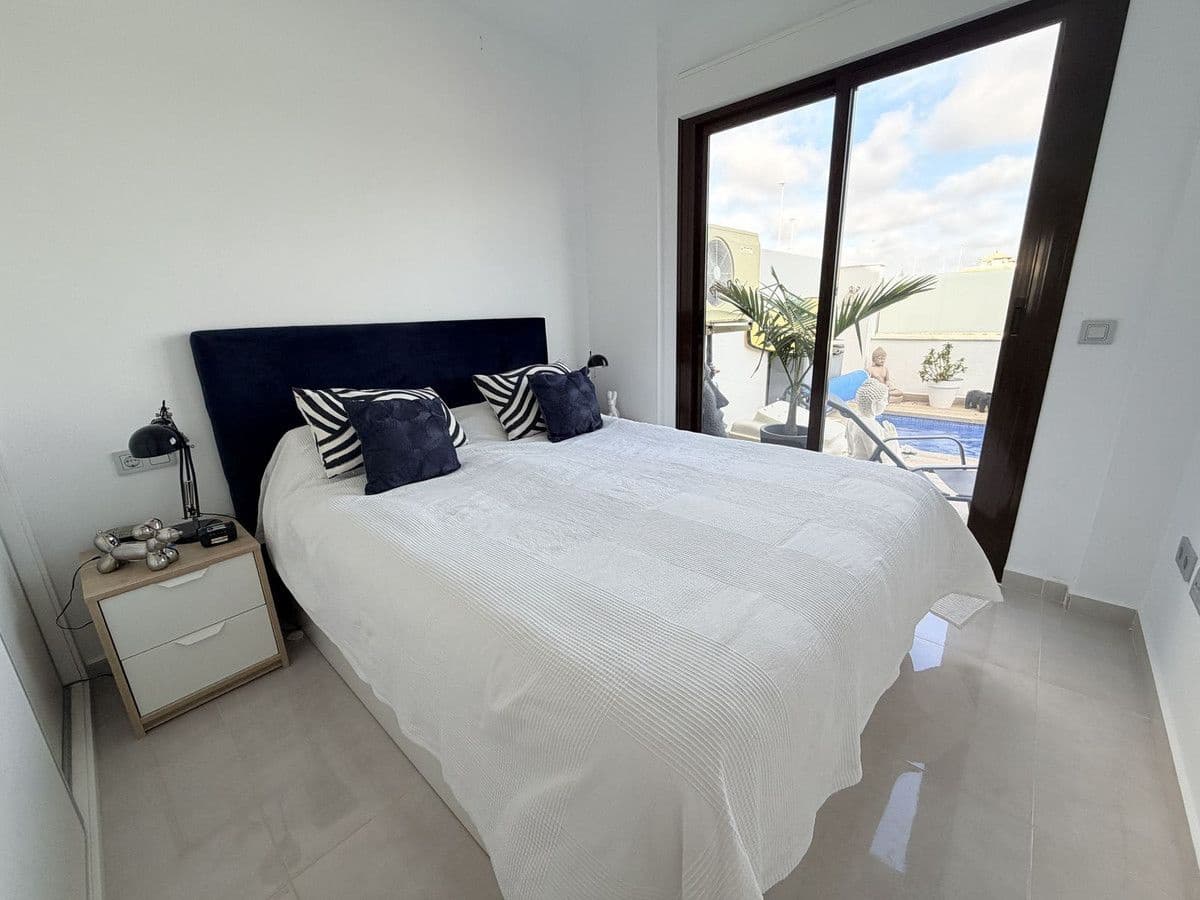 3 Zimmer Villa zu verkaufen in Orihuela Costa mit Pool - 349.000 € (Ref: 10028638)