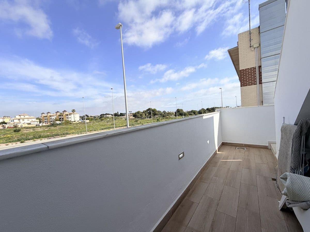 3 Zimmer Villa zu verkaufen in Orihuela Costa mit Pool - 349.000 € (Ref: 10028638)
