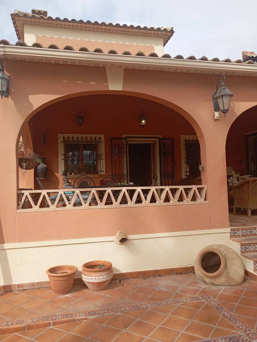 5 quarto Moradia para venda em Daya Nueva com piscina - 550 000 € (Ref: 10028640)