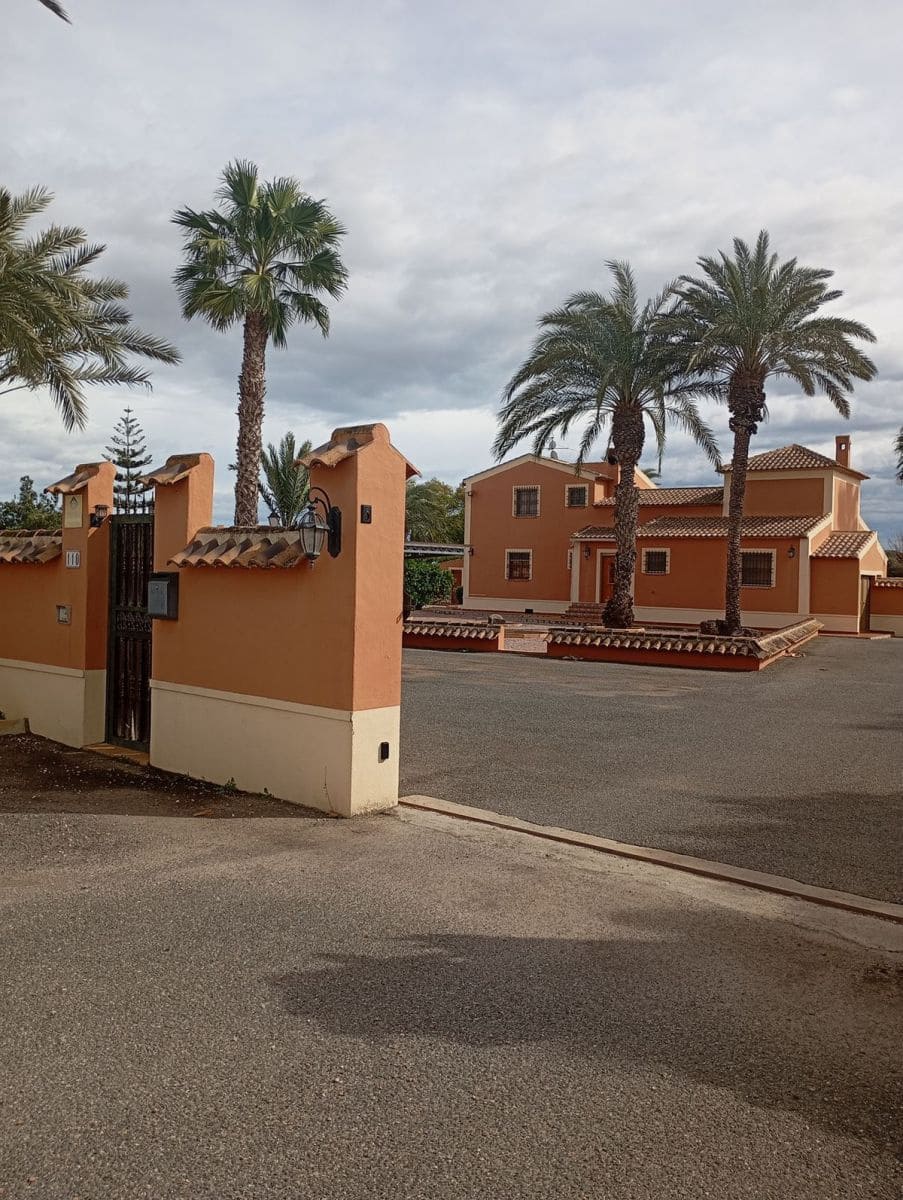 5 quarto Moradia para venda em Daya Nueva com piscina - 550 000 € (Ref: 10028640)
