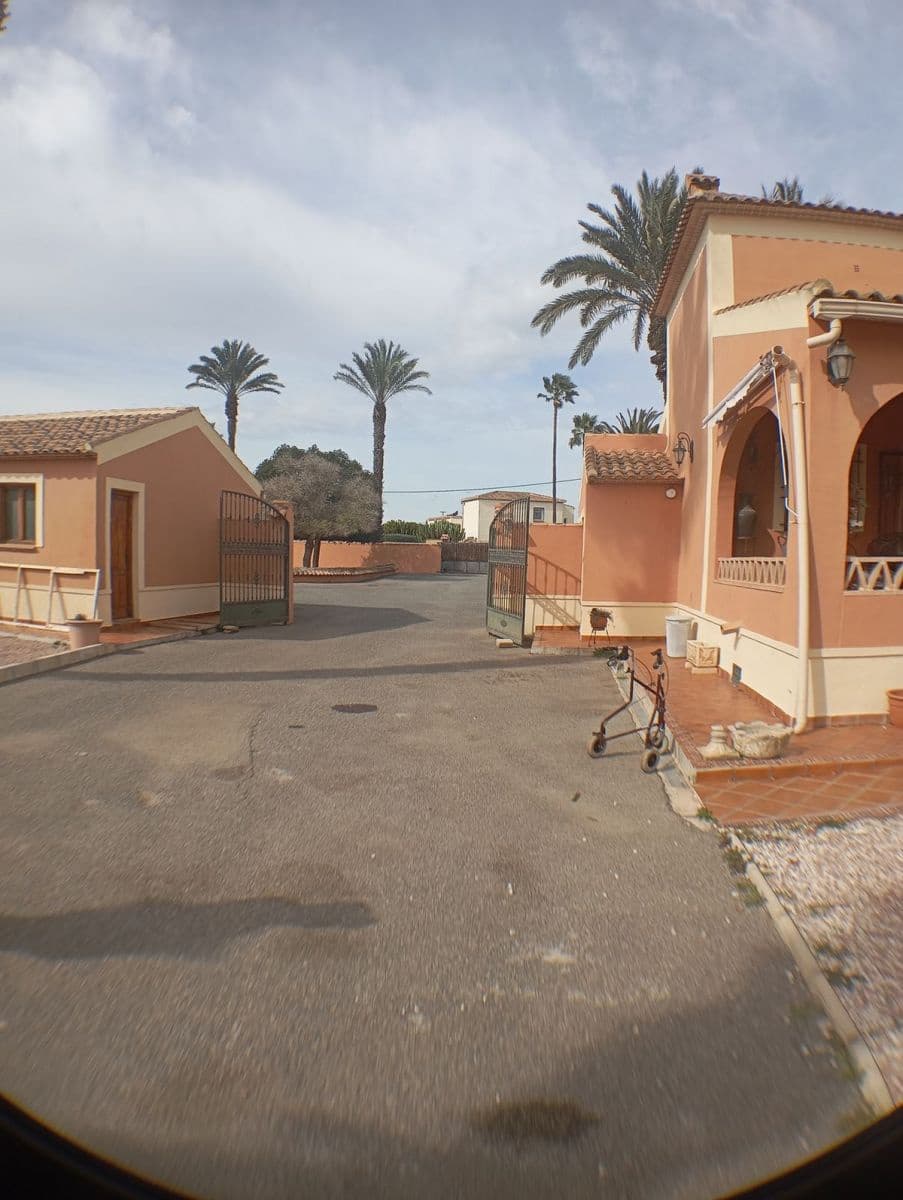 5 quarto Moradia para venda em Daya Nueva com piscina - 550 000 € (Ref: 10028640)
