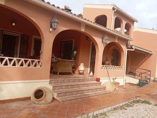 5 bedroom Villa for sale in Daya Nueva with pool - € 550,000 (Ref: 10028640)