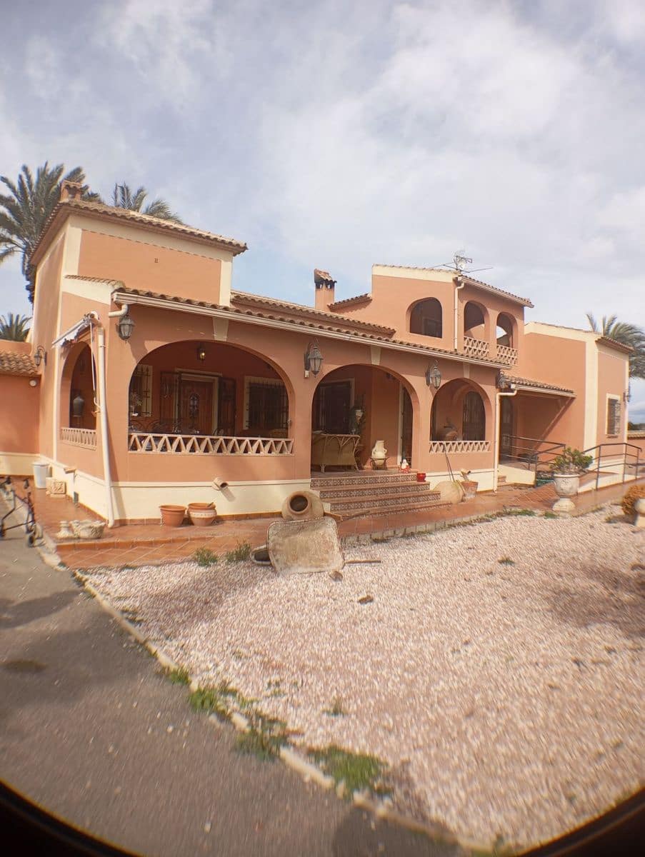 5 quarto Moradia para venda em Daya Nueva com piscina - 550 000 € (Ref: 10028640)
