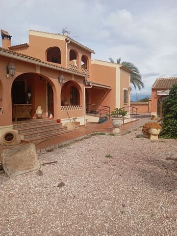 5 bedroom Villa for sale in Daya Nueva with pool - € 550,000 (Ref: 10028640)