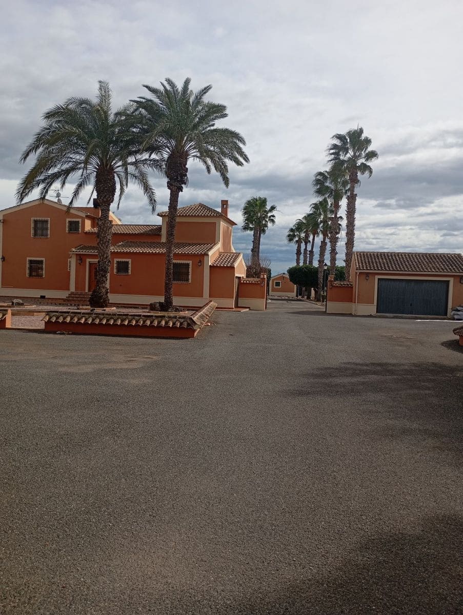 5 quarto Moradia para venda em Daya Nueva com piscina - 550 000 € (Ref: 10028640)