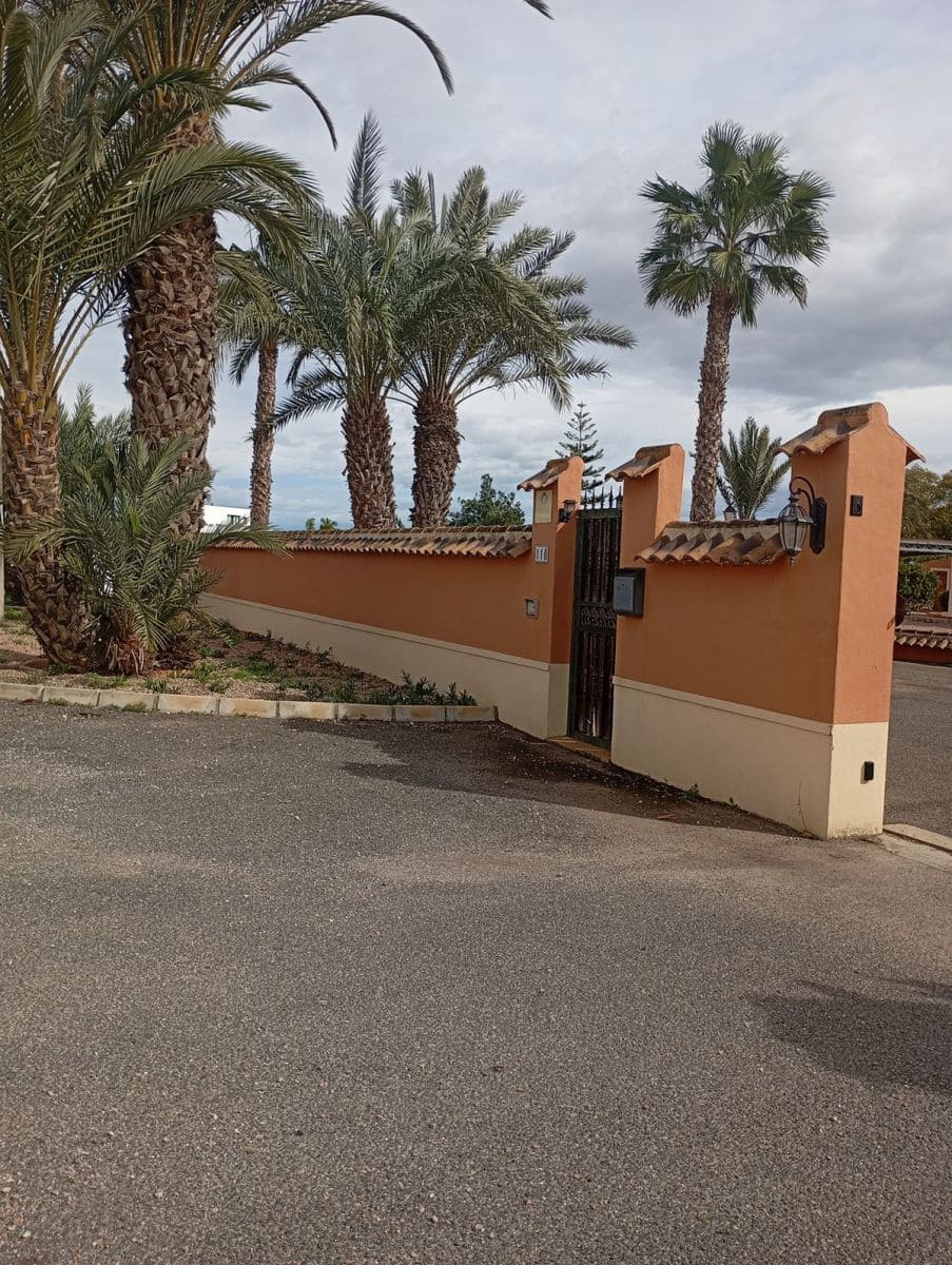 5 quarto Moradia para venda em Daya Nueva com piscina - 550 000 € (Ref: 10028640)