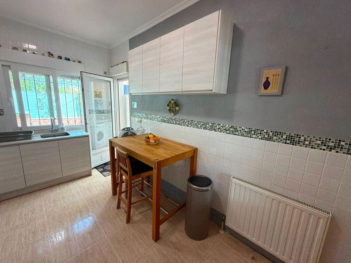 3 bedroom Villa for sale in Los Montesinos with pool - € 315,000 (Ref: 10028643)