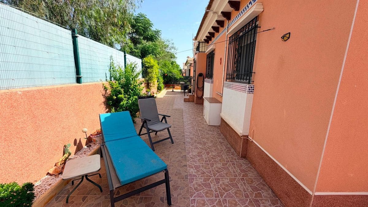 3 bedroom Villa for sale in Los Montesinos with pool - € 315,000 (Ref: 10028643)
