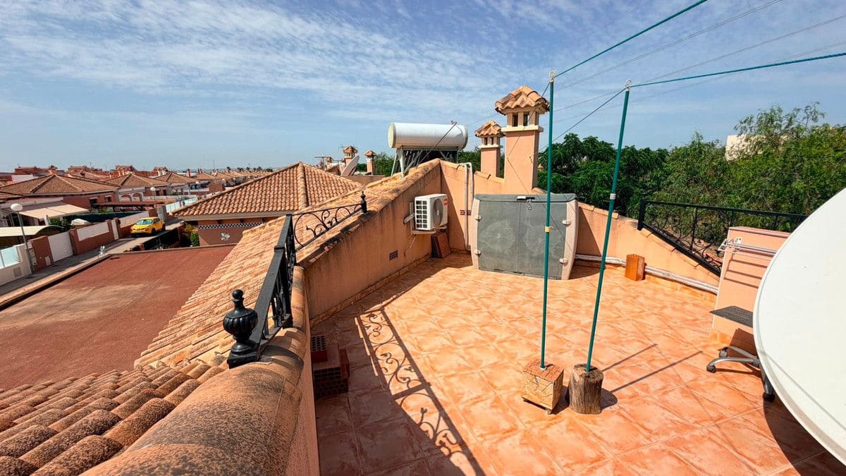 3 bedroom Villa for sale in Los Montesinos with pool - € 315,000 (Ref: 10028643)