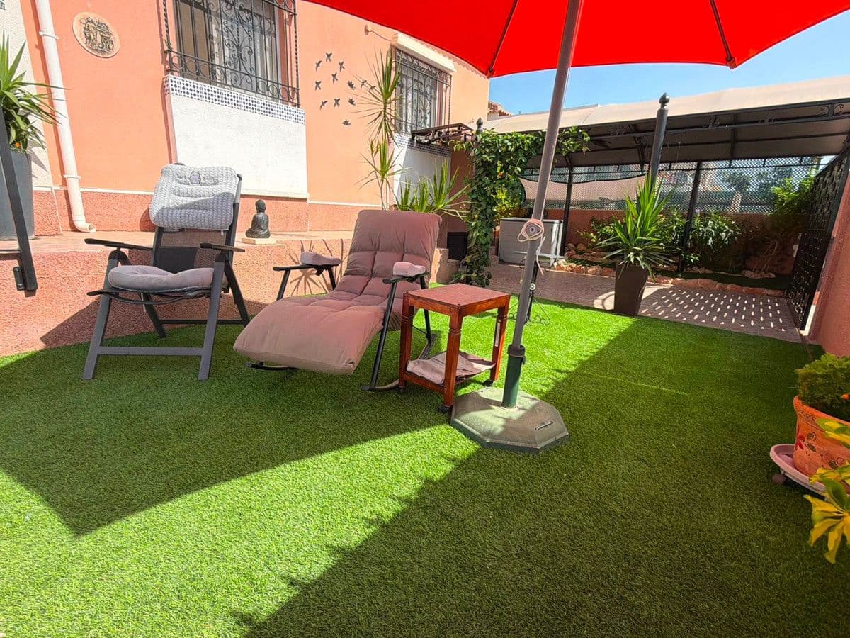 3 bedroom Villa for sale in Los Montesinos with pool - € 315,000 (Ref: 10028643)