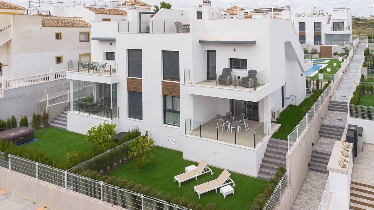 2 soveværelse Lejlighed til salg i Orihuela med swimmingpool - € 274.900 (Ref: 10028644)