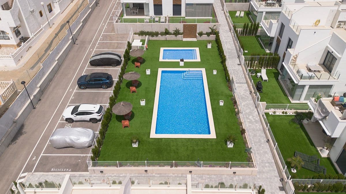 2 soveværelse Lejlighed til salg i Orihuela med swimmingpool - € 274.900 (Ref: 10028644)