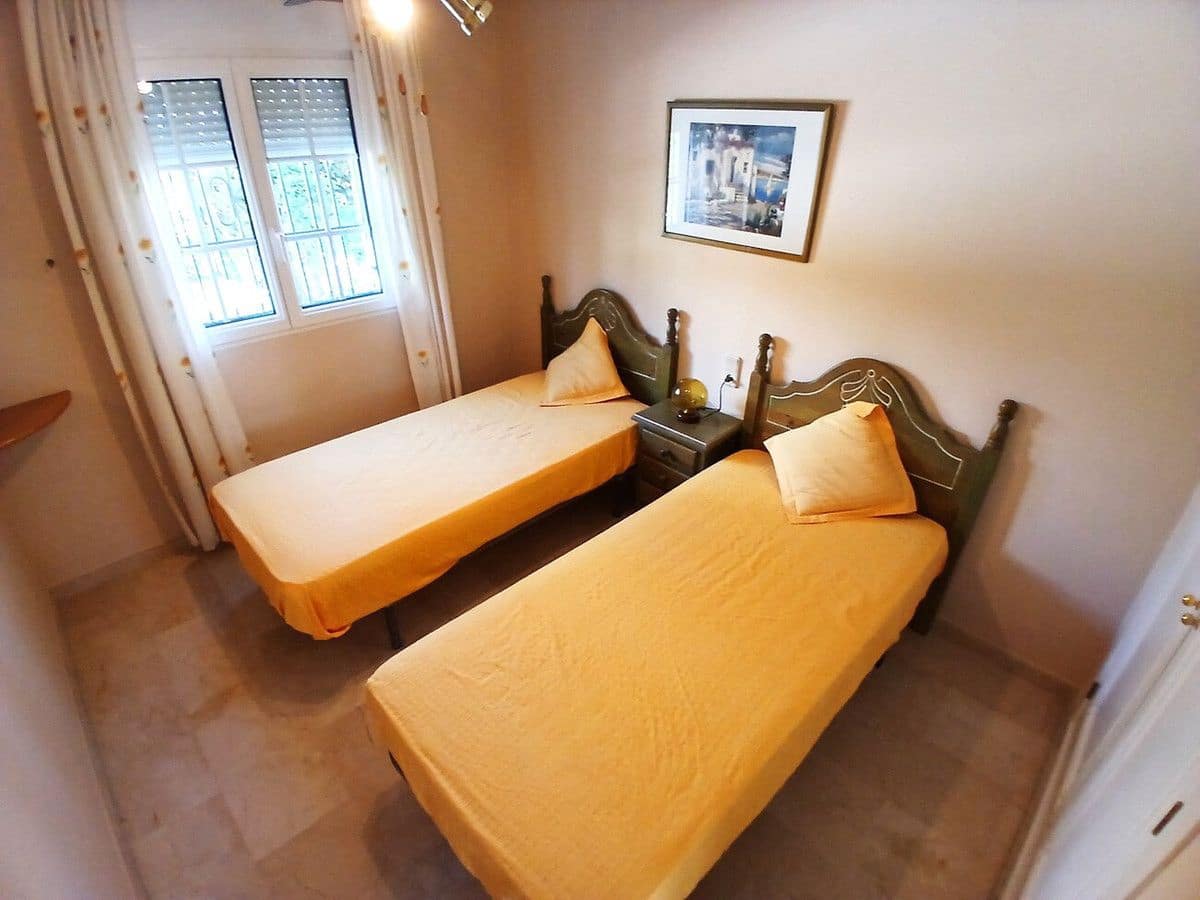 2 sypialnia Willa na sprzedaż w Orihuela Costa z basenem - 215 000 € (Ref: 10028651)