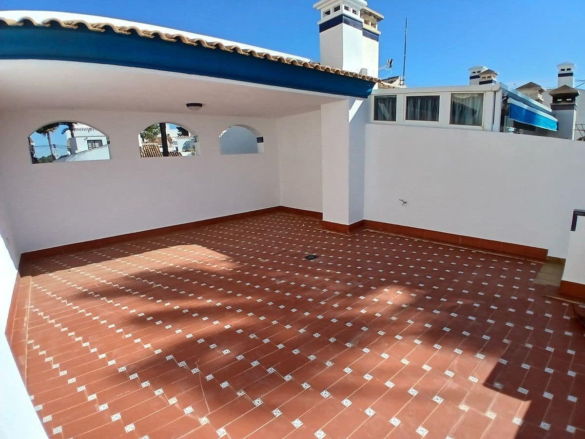 2 sypialnia Willa na sprzedaż w Orihuela Costa z basenem - 215 000 € (Ref: 10028651)