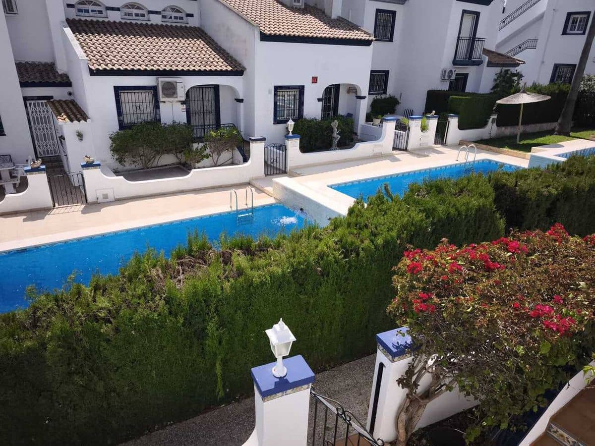 2 sypialnia Willa na sprzedaż w Orihuela Costa z basenem - 215 000 € (Ref: 10028651)