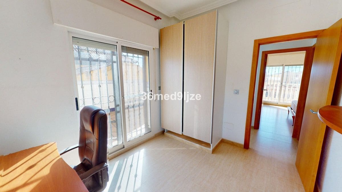 4 sovrum Villa till salu i Los Alcazares - 350 000 € (Ref: 10028654)