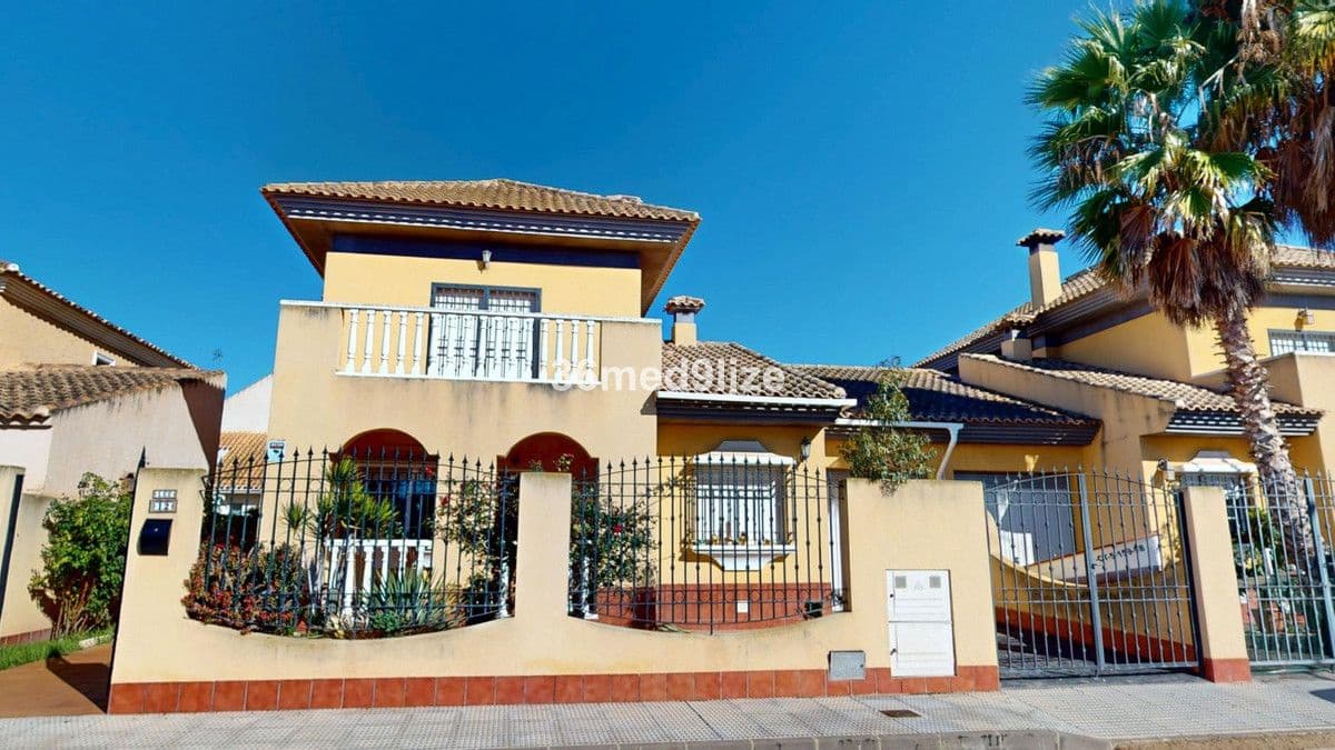 4 sovrum Villa till salu i Los Alcazares - 350 000 € (Ref: 10028654)