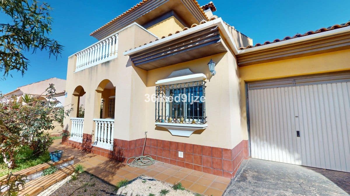 4 sovrum Villa till salu i Los Alcazares - 350 000 € (Ref: 10028654)