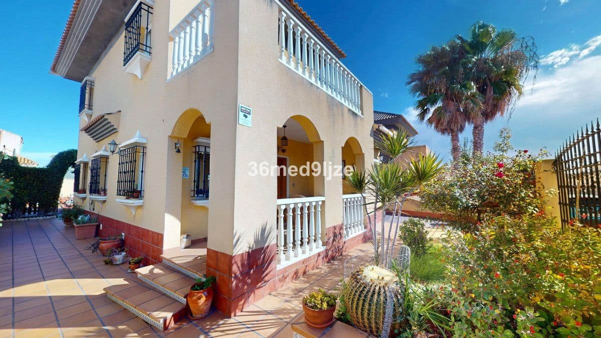 4 sovrum Villa till salu i Los Alcazares - 350 000 € (Ref: 10028654)