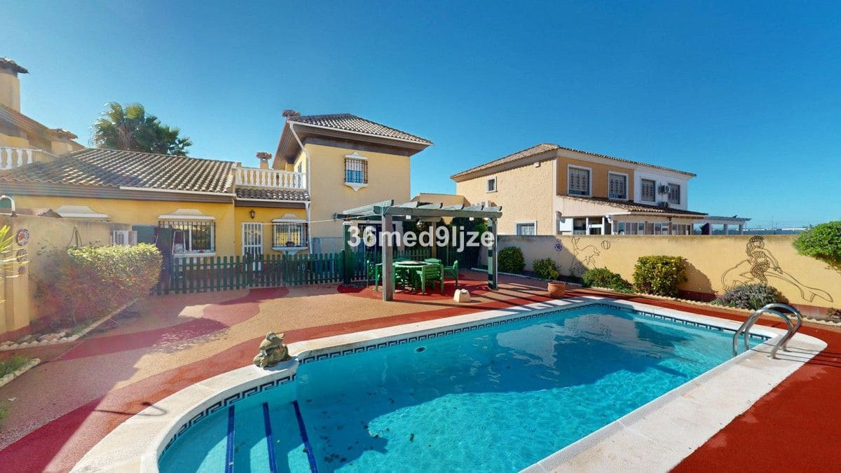 4 sovrum Villa till salu i Los Alcazares - 350 000 € (Ref: 10028654)