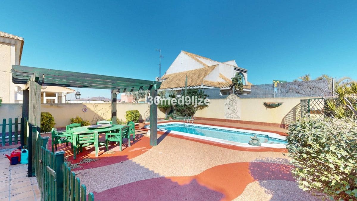 4 sovrum Villa till salu i Los Alcazares - 350 000 € (Ref: 10028654)