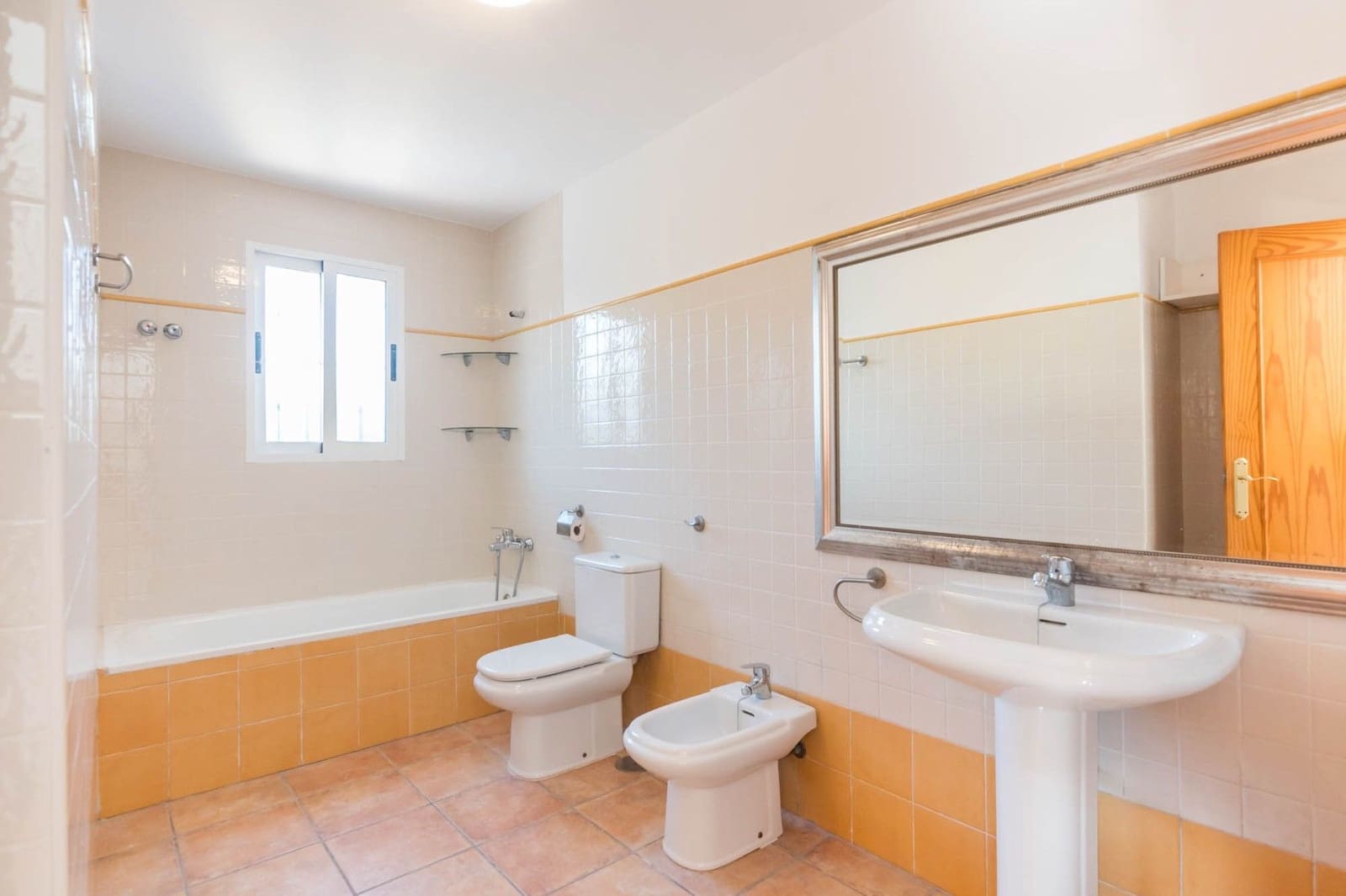 3 Zimmer Haus zu verkaufen in Roda mit Garage - 235.000 € (Ref: 10028656)