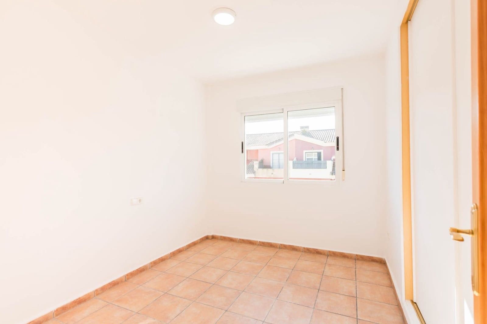 3 Zimmer Haus zu verkaufen in Roda mit Garage - 235.000 € (Ref: 10028656)