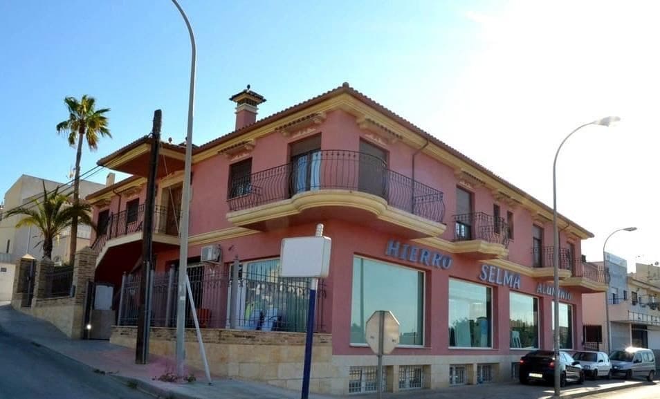 4 bedroom Villa for sale in San Miguel de Salinas - € 600,000 (Ref: 10028667)