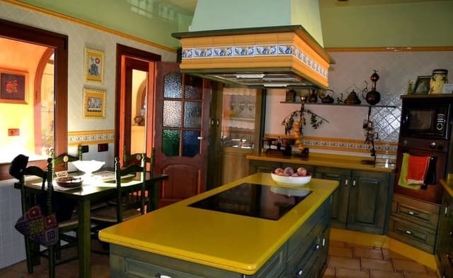 4 bedroom Villa for sale in San Miguel de Salinas - € 600,000 (Ref: 10028667)