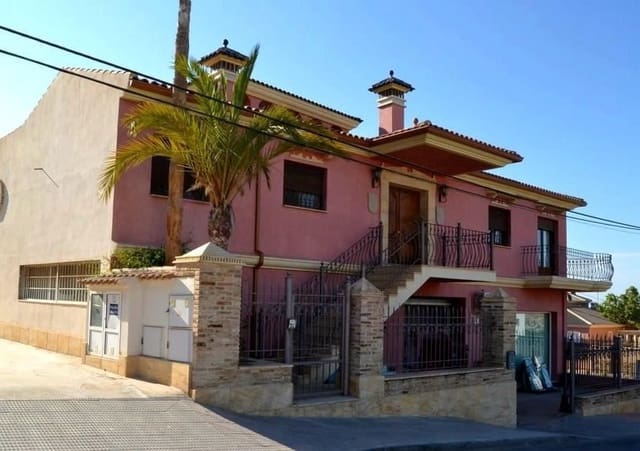 4 bedroom Villa for sale in San Miguel de Salinas - € 600,000 (Ref: 10028667)