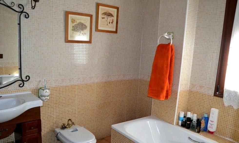 4 bedroom Villa for sale in San Miguel de Salinas - € 600,000 (Ref: 10028667)