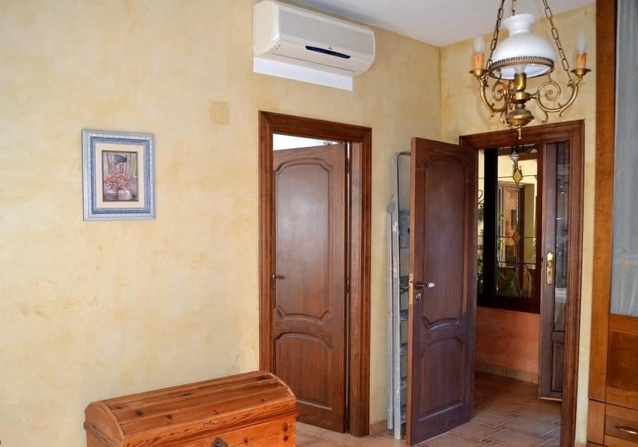 4 bedroom Villa for sale in San Miguel de Salinas - € 600,000 (Ref: 10028667)