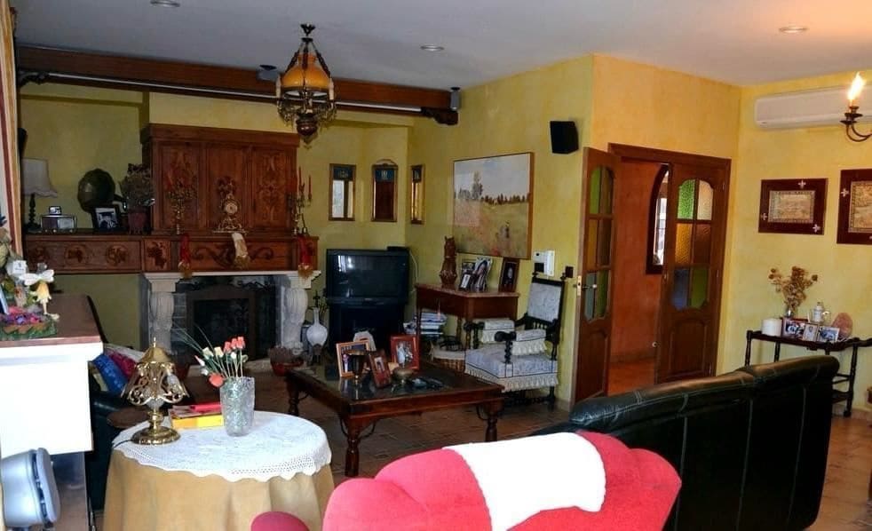 4 bedroom Villa for sale in San Miguel de Salinas - € 600,000 (Ref: 10028667)