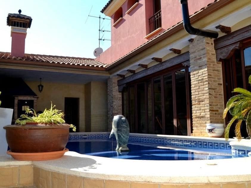 4 bedroom Villa for sale in San Miguel de Salinas - € 600,000 (Ref: 10028667)