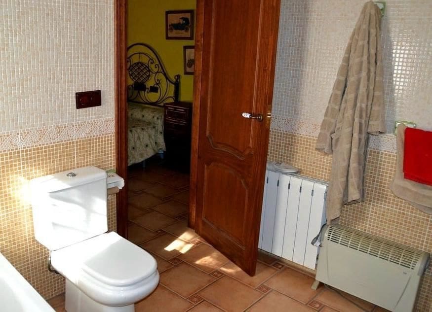 4 bedroom Villa for sale in San Miguel de Salinas - € 600,000 (Ref: 10028667)