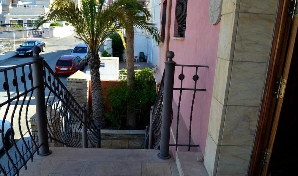 4 bedroom Villa for sale in San Miguel de Salinas - € 600,000 (Ref: 10028667)