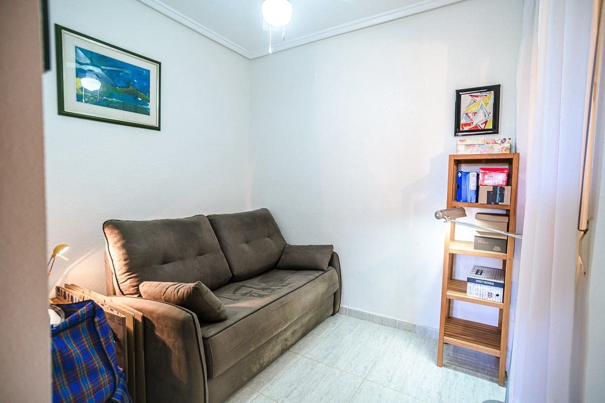 4 makuuhuone Huoneisto myytävänä paikassa Daya Nueva mukana uima-altaan - 249 900 € (Ref: 10028669)