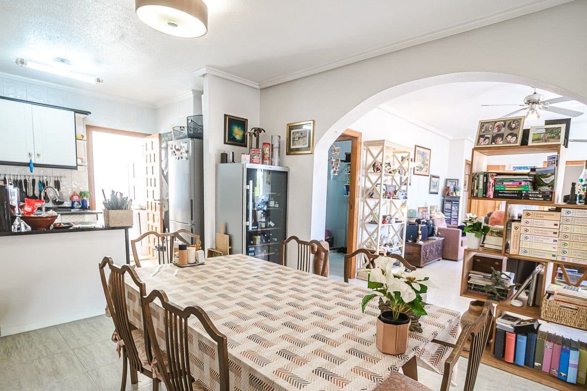 4 makuuhuone Huoneisto myytävänä paikassa Daya Nueva mukana uima-altaan - 249 900 € (Ref: 10028669)