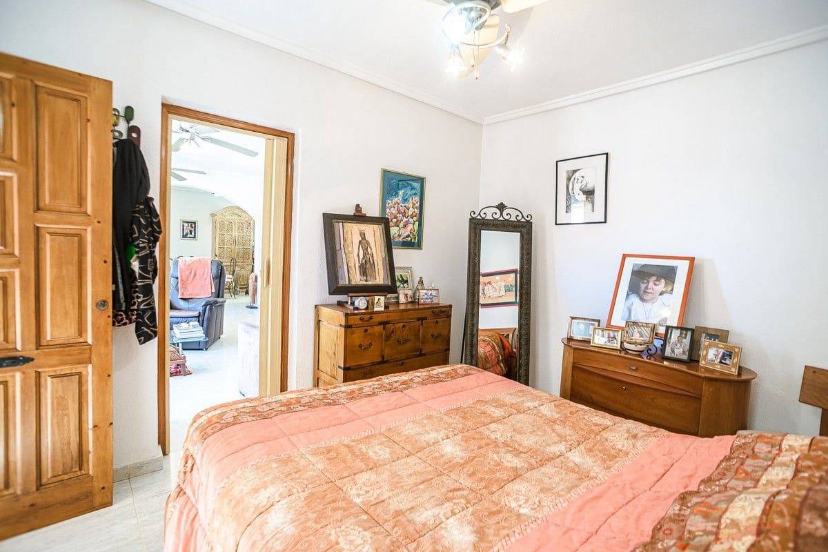 4 makuuhuone Huoneisto myytävänä paikassa Daya Nueva mukana uima-altaan - 249 900 € (Ref: 10028669)
