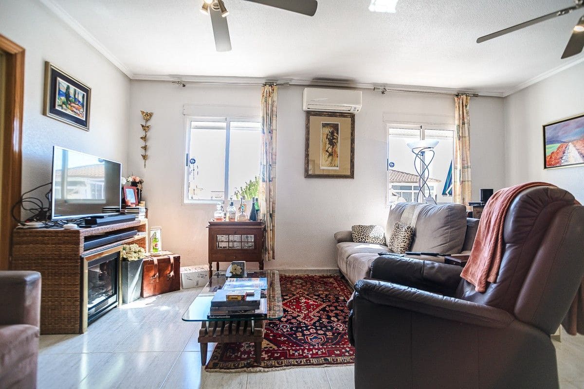 4 makuuhuone Huoneisto myytävänä paikassa Daya Nueva mukana uima-altaan - 249 900 € (Ref: 10028669)