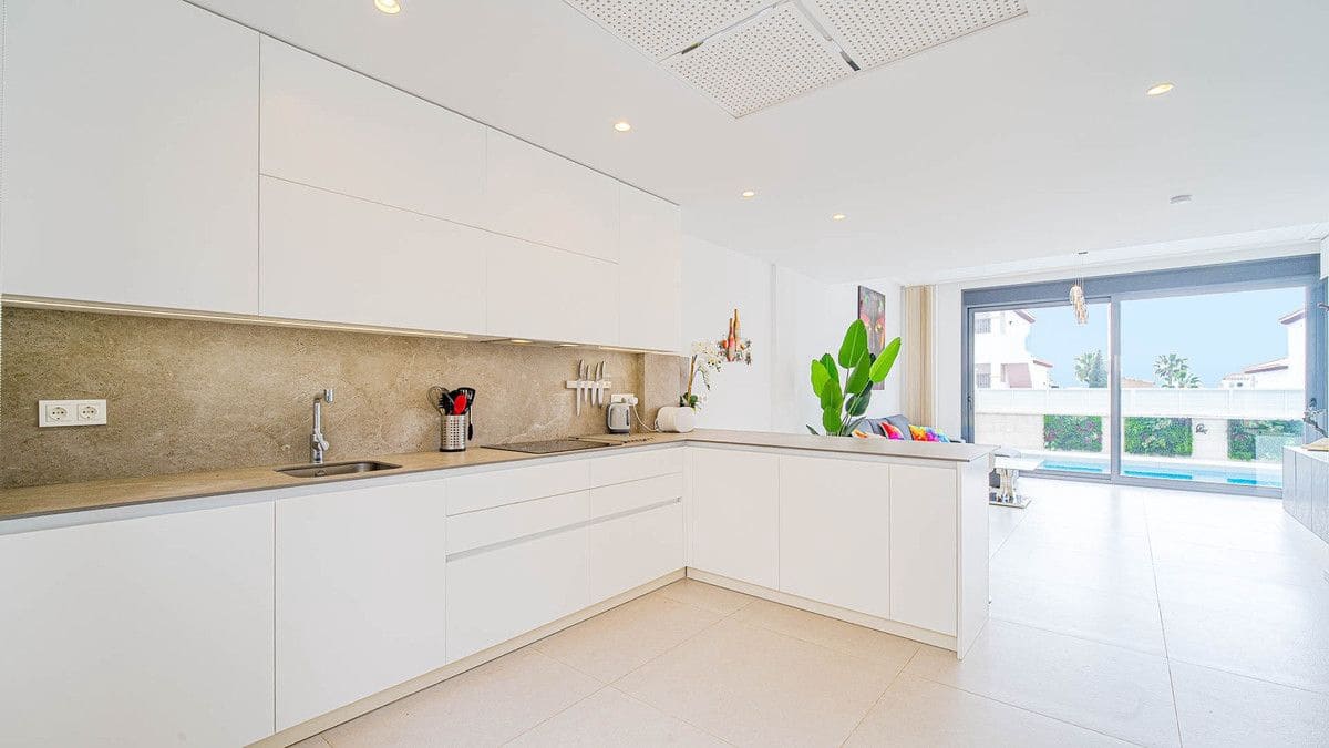 4 quarto Moradia para venda em Orihuela Costa - 650 000 € (Ref: 10028671)