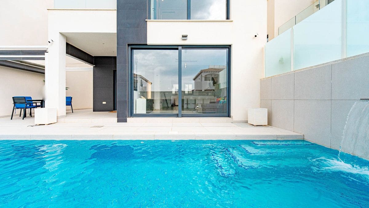 4 quarto Moradia para venda em Orihuela Costa - 650 000 € (Ref: 10028671)