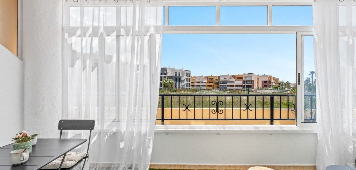 2 quarto Apartamento para venda em Daya Nueva com piscina - 194 800 € (Ref: 10028674)