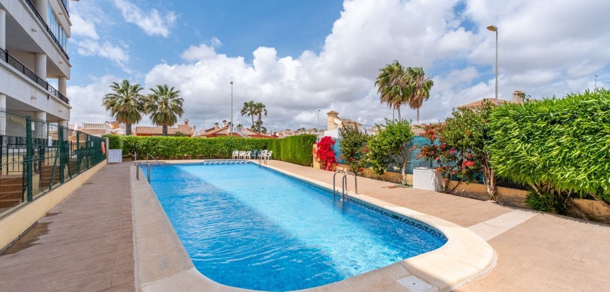 2 quarto Apartamento para venda em Daya Nueva com piscina - 194 800 € (Ref: 10028674)