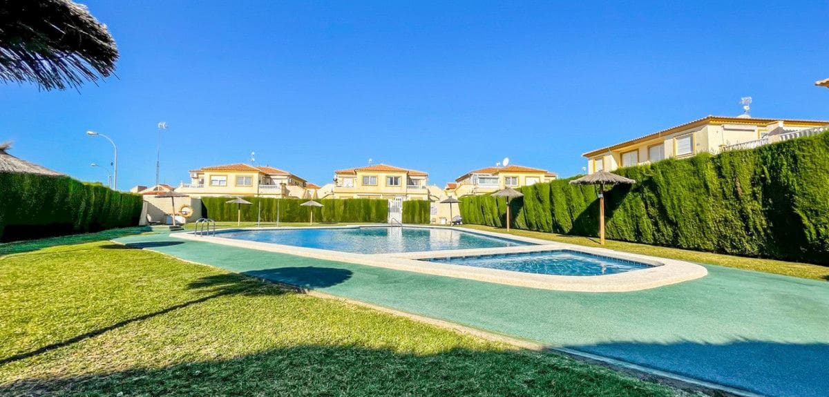 2 sypialnia Willa na sprzedaż w La Zenia z basenem - 176 900 € (Ref: 10028681)