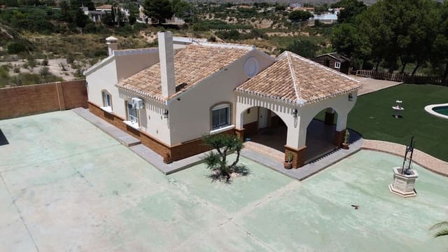 3 slaapkamer Finca/Landhuis te koop in Albatera met zwembad - € 349.000 (Ref: 10028696)